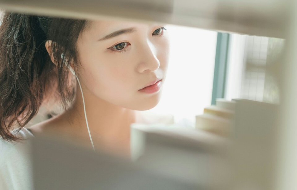 从前看脸蛋，如今重内涵[lizhigushicom]。